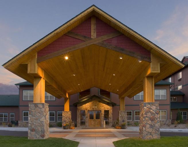Exterior & Views