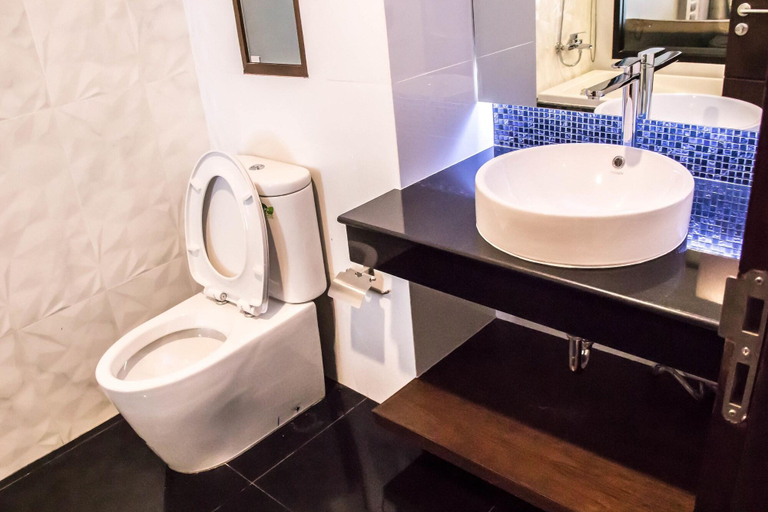 Bathroom 5, The Connex Asoke, Khlong Toey