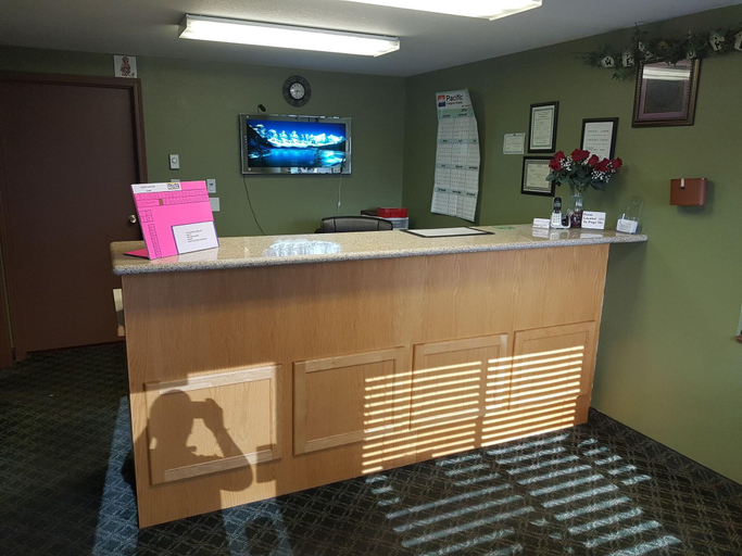 Public Area 2, Split Mountain Motel, Uintah