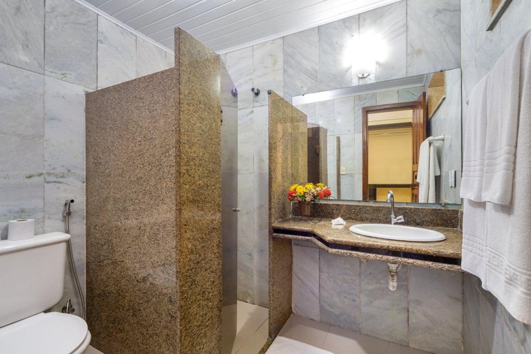 Bathroom 5, Floral Inn Family Hotel, Porto Seguro