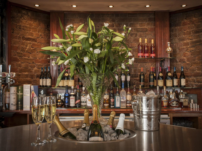 Food & Drinks 5, Queen s Hotel, Portsmouth
