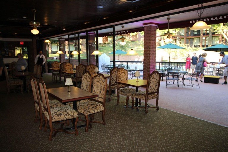 Food & Drinks 5, Magnuson Grand Hotel and Conference Center Tyler, Smith