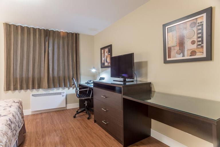 Others 4, Motel et Appartements du Fleuve, Champlain