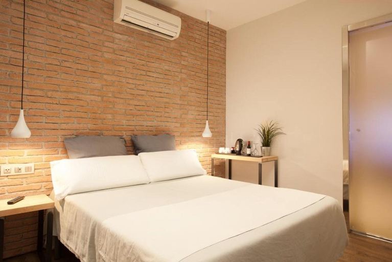 Bedroom 4, Hostal Fernando, Barcelona