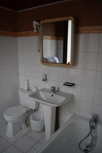 Bathroom 4, Avenir, Paris