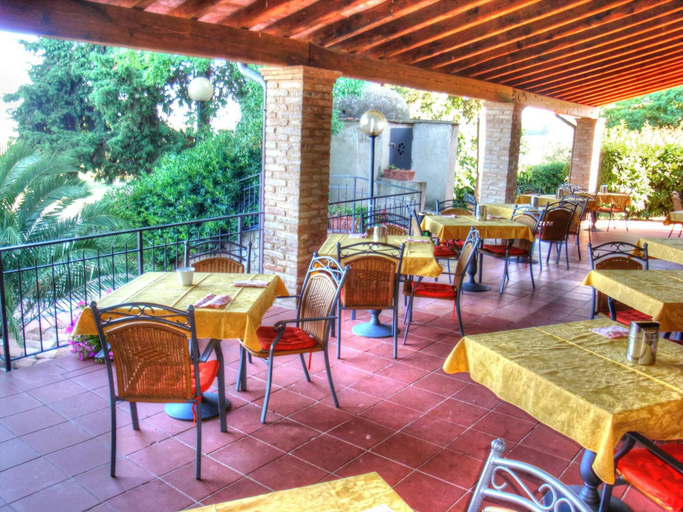 Public Area, Villa Rioddi, Pisa