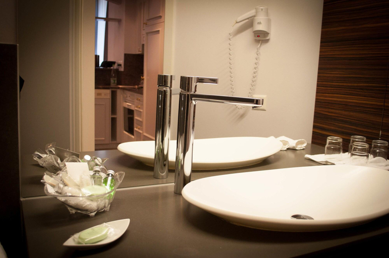 Bathroom 5, Romantik Hotel Beau Rivage, Luzern