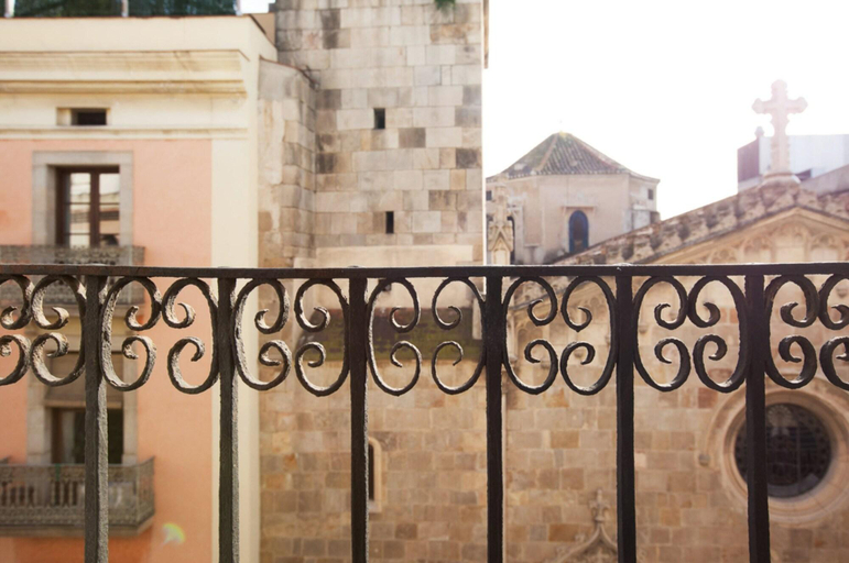 Exterior & Views 2, Hostal Fernando, Barcelona