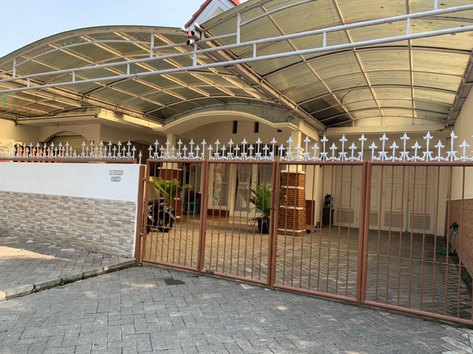 Exterior & Views 2, Hotel O D'soetta, Malang