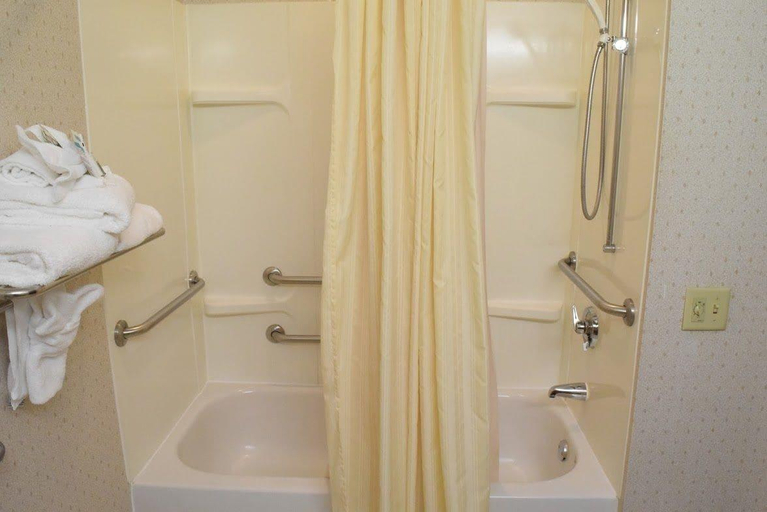 Bathroom 4, Inn at the Finger Lakes, Cayuga
