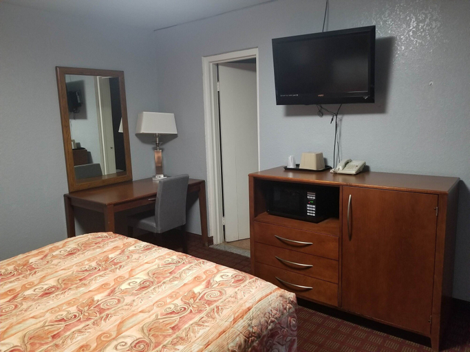 Others 5, Economy Inn, Pratt