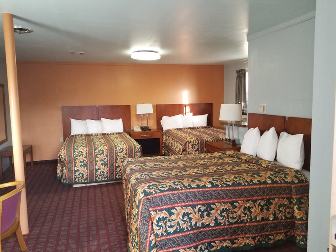 Public Area 3, Economy Inn, Pratt