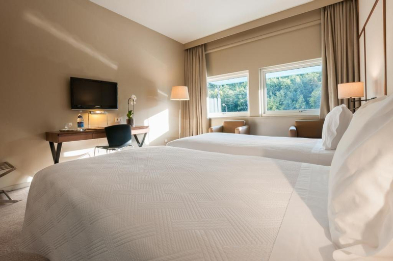 Bedroom 32