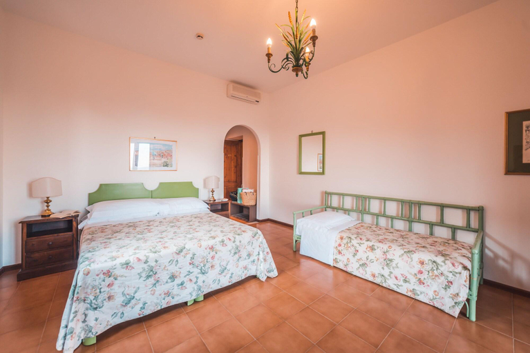 Bedroom 3, Villa Sirina, Messina
