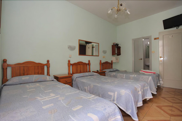 Bedroom 2, Hostal Fuentesol, Madrid