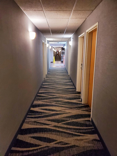 Public Area 3, Americas Best Value Inn And Suites Racine, Racine