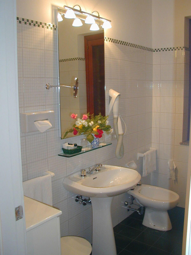 Bathroom 4, Villa Sirina, Messina