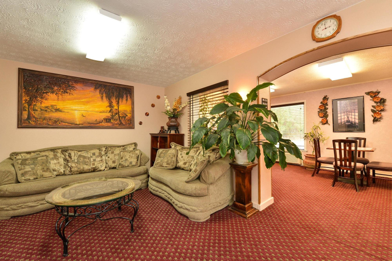Public Area 3, Americas Best Value Inn Heflin, Cleburne