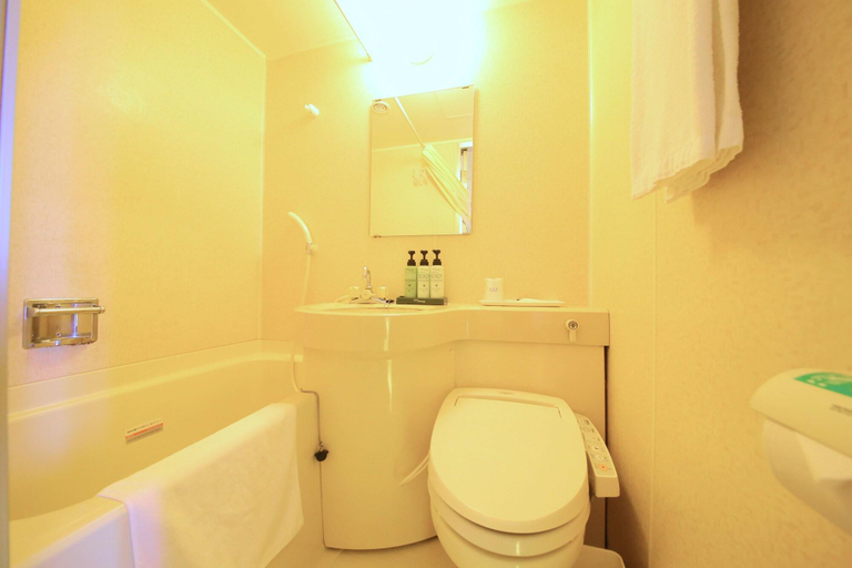 Bathroom, Hotel Meijiya, Hamamatsu