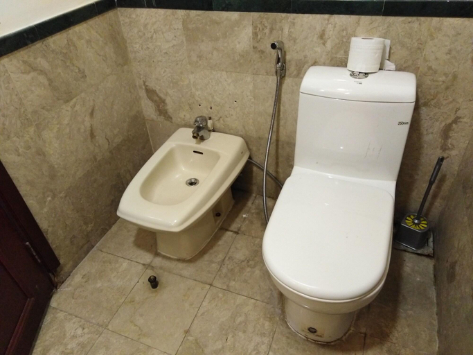 Bathroom 4, Empire Suite @ Times Square, Kuala Lumpur
