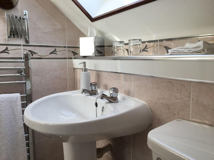 Bathroom 5, The Spindrift, Fife