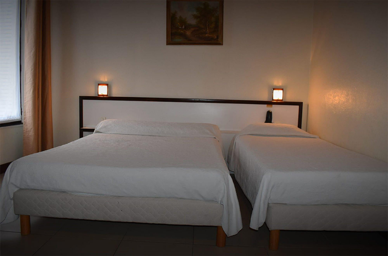 Bedroom 5, Avenir, Paris