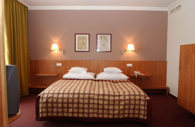 Bedroom 3, Hotel Pelion, Tapolca