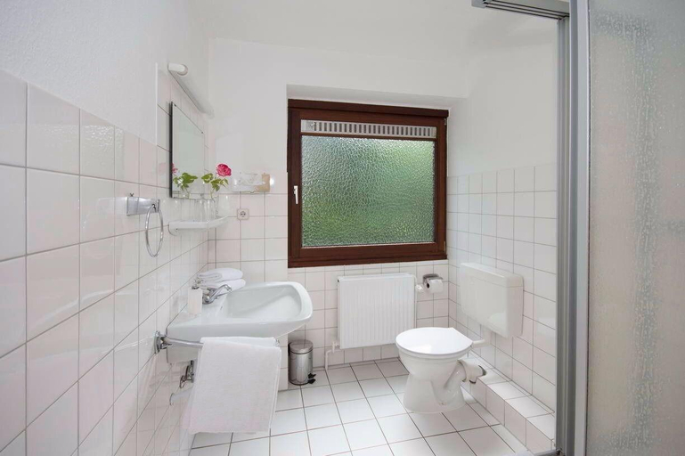 Bathroom 5, Hotel Am Wasserturm, Flensburg