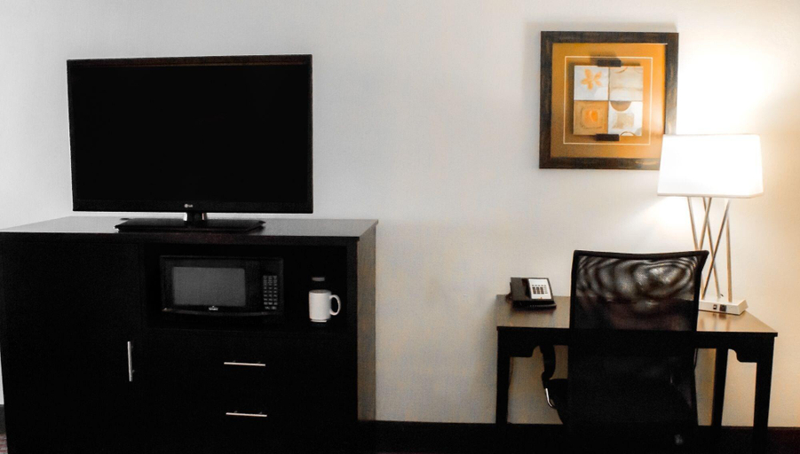 Bedroom 3, Grand Williston Hotel And Conference Center, Williams