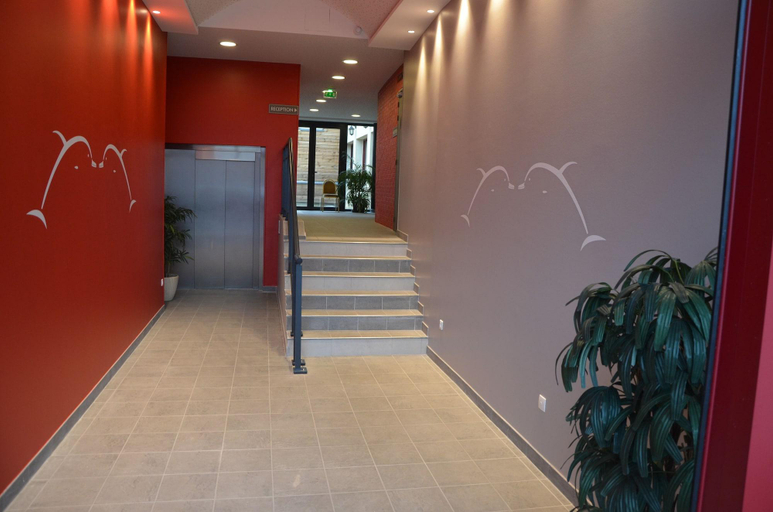 Public Area 3, Brit Hotel du Dauphin, Orne
