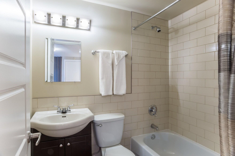Bathroom 3, Motel et Appartements du Fleuve, Champlain