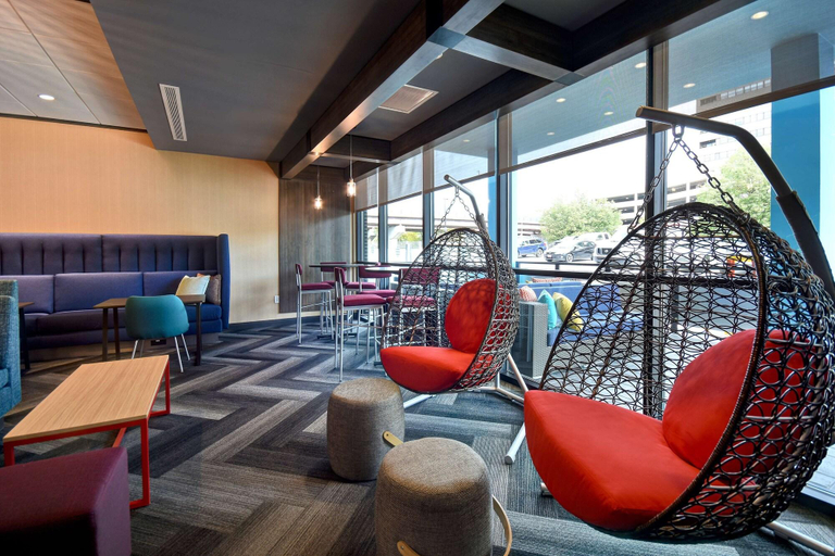 Public Area 2, Tru by Hilton Manchester Downtown, Hillsborough