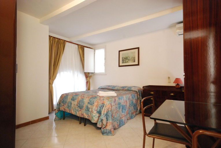 Bedroom 3, Residence Vatican Suites, Rome