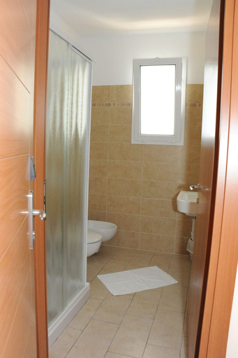 Bathroom 4, Hotel Franca, Ravenna