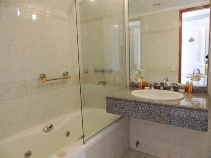Bathroom 5, Patagonia Plaza, Lacar