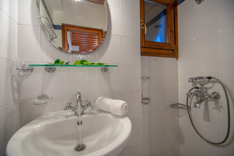 Bathroom 3, Fafla Beach Apartments, Ionian Islands