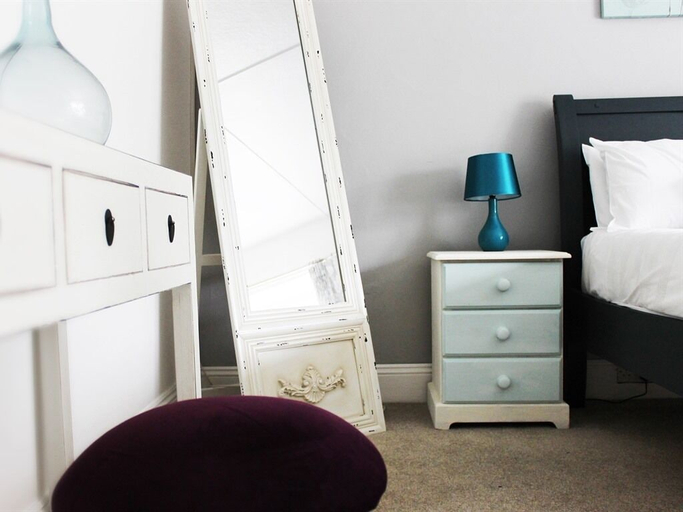Bedroom 2, The Hatch Inn, Somerset