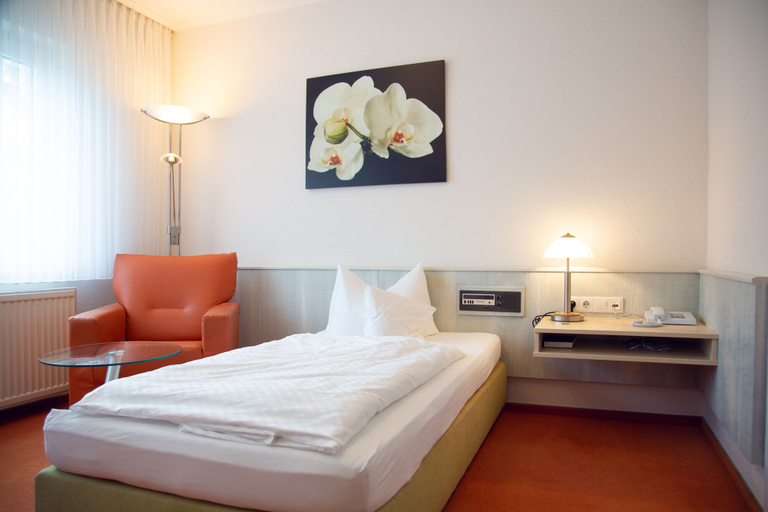 Bedroom 3, Hotel-restaurant Zum Schwanen, Rheinisch-Bergischer Kreis