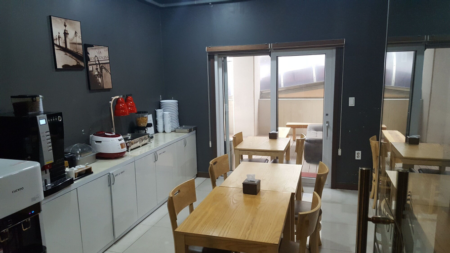 River Hotel, Chungju