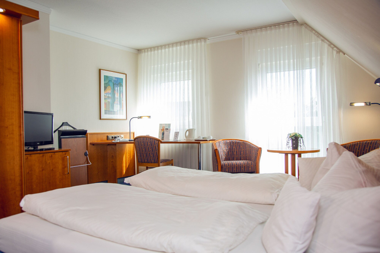 Bedroom 3, Hotel-restaurant Zum Schwanen, Rheinisch-Bergischer Kreis
