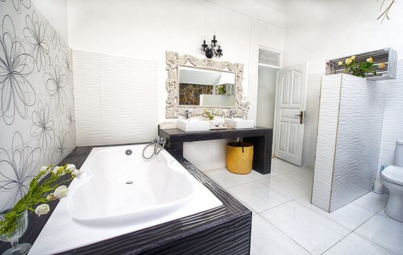 Bathroom 5, White Star Villa, Badung