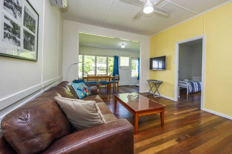 Others 5, Kooyong Apartment 4, Magnetic Island