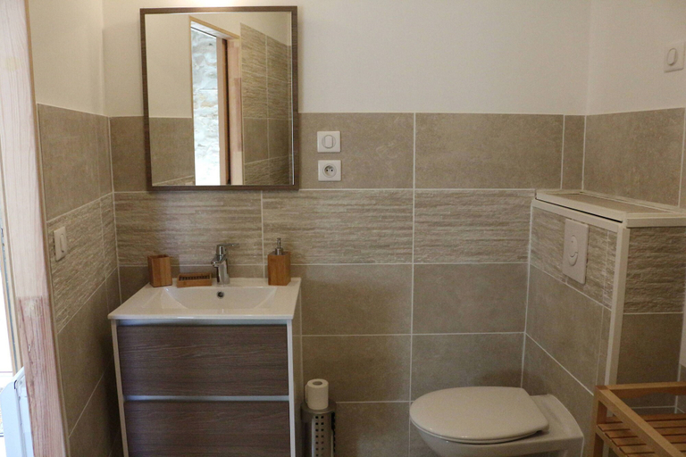 Bathroom 3, Au Chateau de Villelongue B&B, Aude