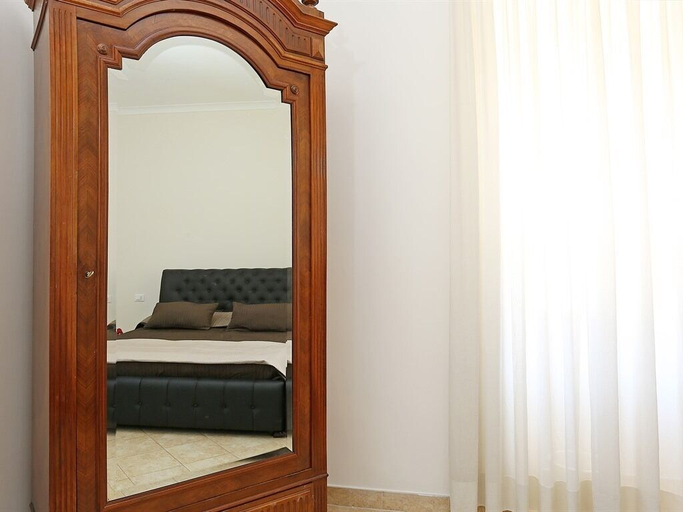 Bedroom 2, Camere del Camerlengo, Rome