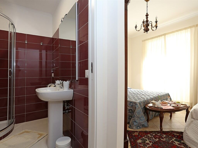 Bathroom 3, Camere del Camerlengo, Rome
