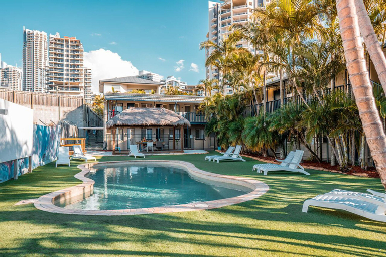 Exterior & Views 2, Budds in Surfers Backpackers, Gold Coast