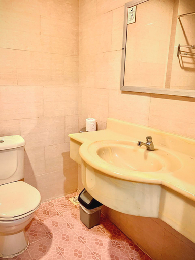 Bathroom 5, Sky View Hotel (Managed by OS), Batam