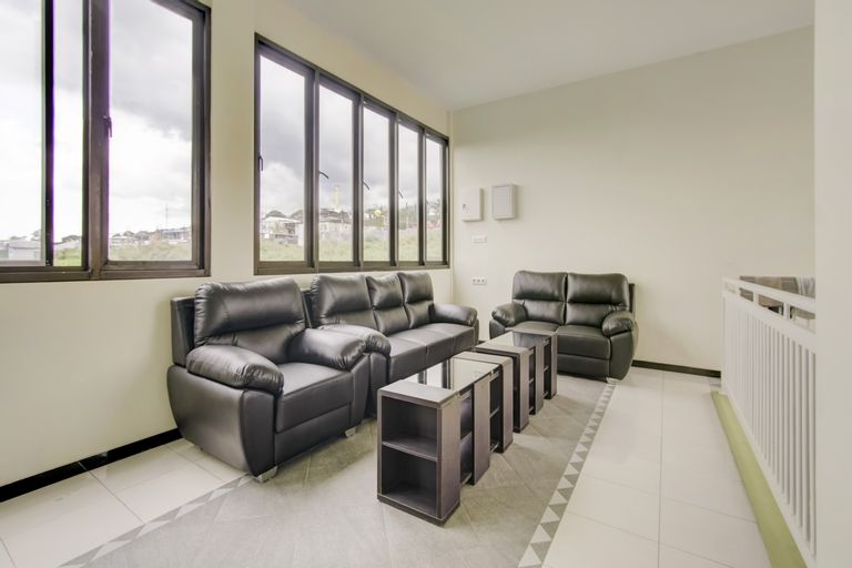 OYO 1024 Palem Asri Residence Syariah, Malang