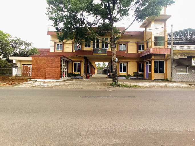 OYO 3298 Bromo Guest House Family, Malang