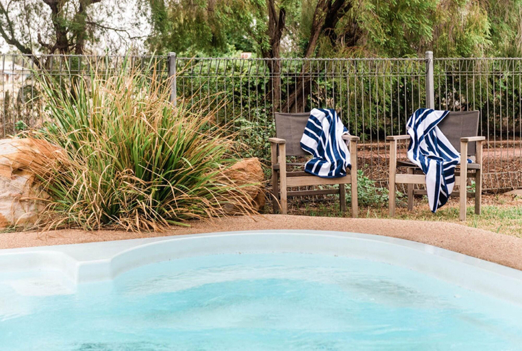 Sport & Beauty 5, Saltbush Retreat, Longreach
